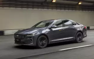 Доступная версия популярного седана — уже в продаже