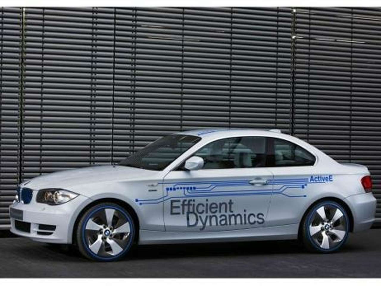 Электрические BMW предложили в лизинг за $499/месяц