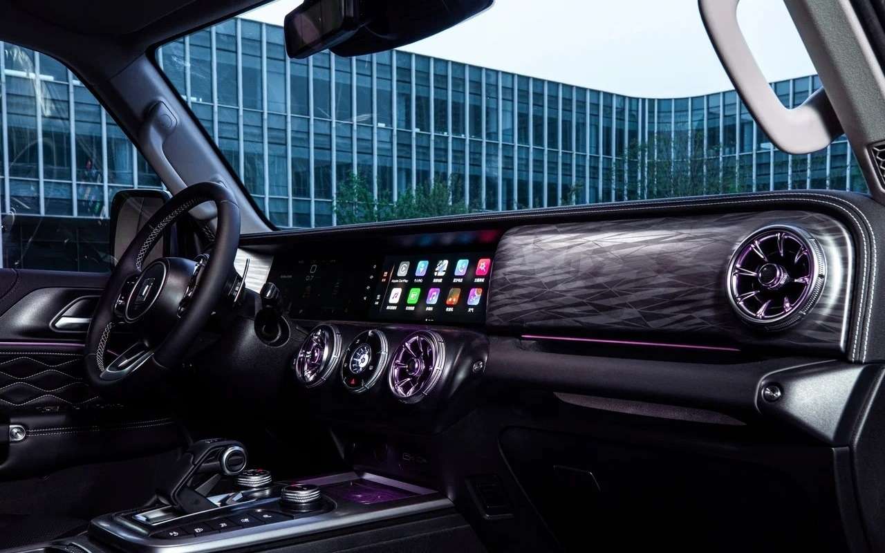 Интерьер Tank 300