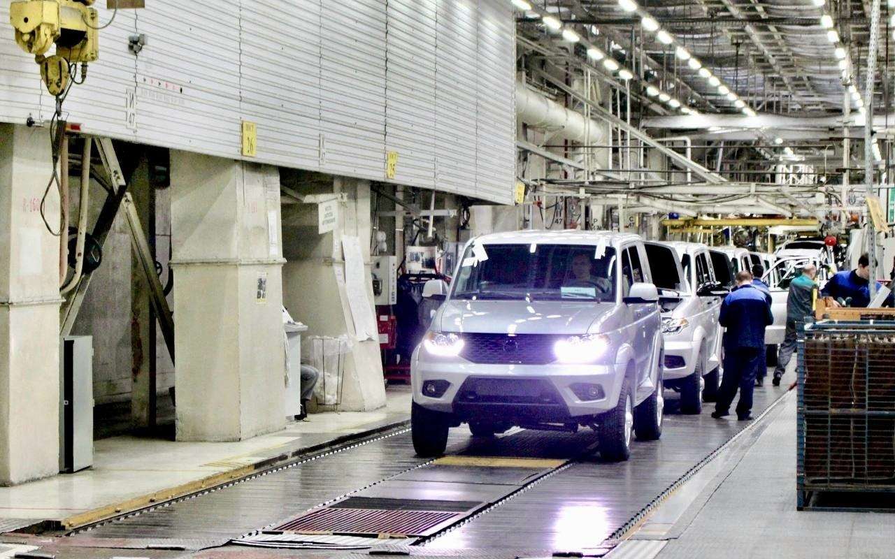 Уже сейчас Патриоты и прочие традиционные модели УАЗа соседствуют с пикапами на базе JAC, а вскоре добавится и внедорожник Sollers