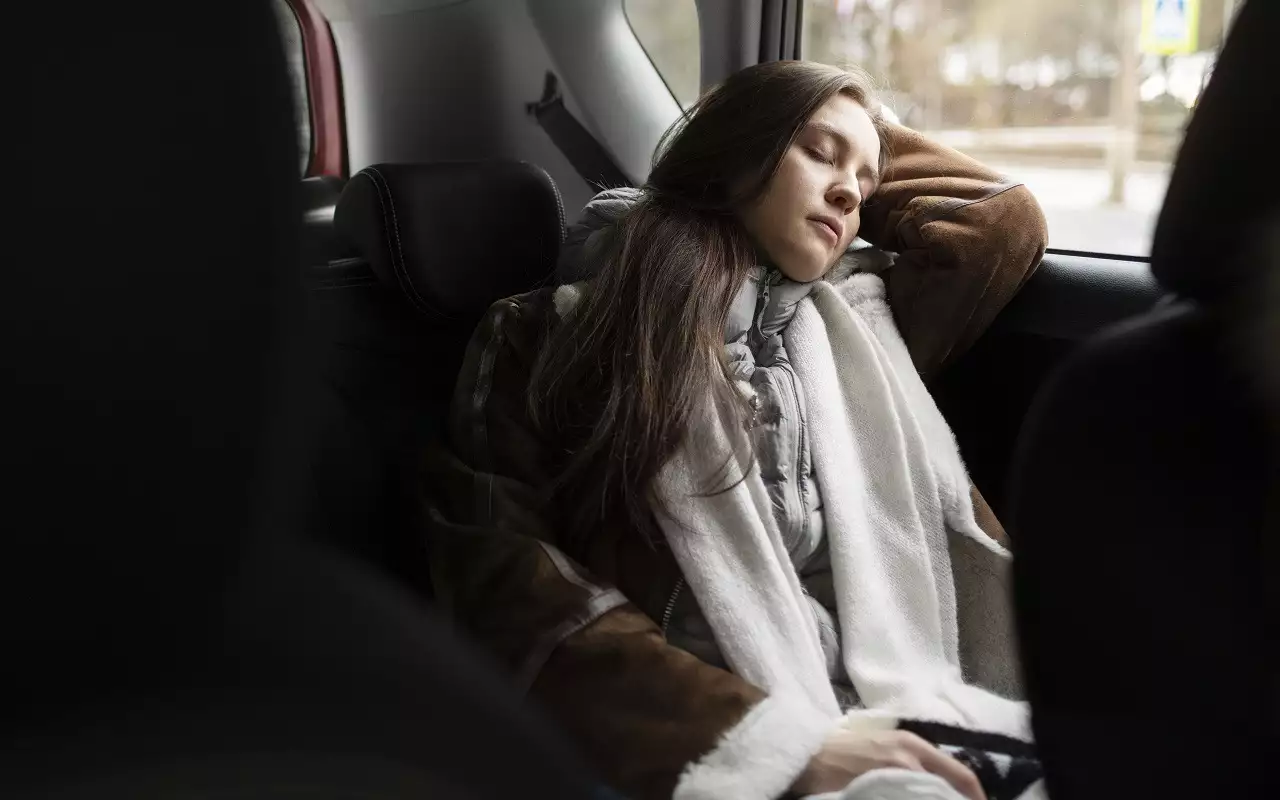 Зачем надо всегда пристегиваться на заднем сиденье