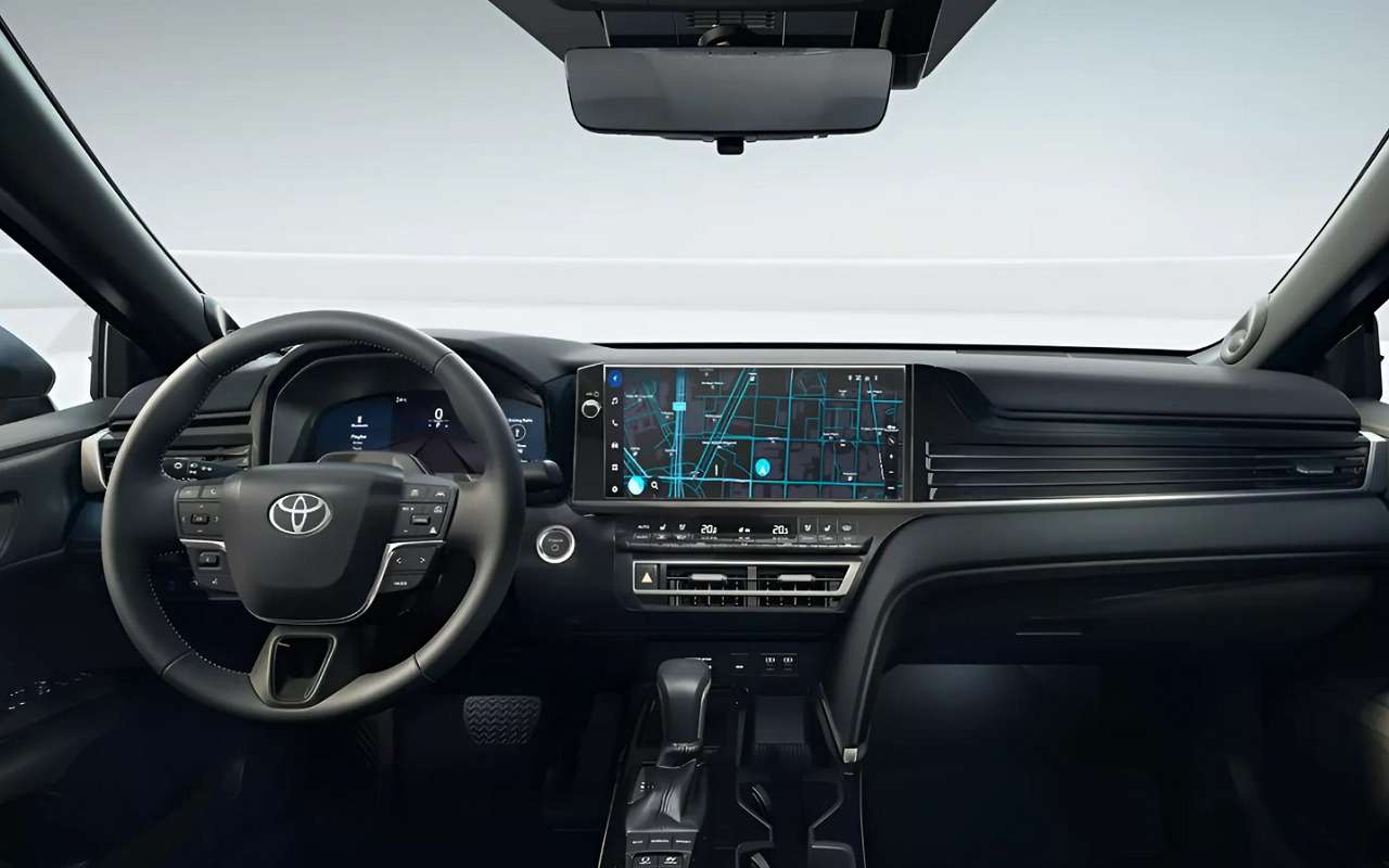 Интерьер Toyota Camry