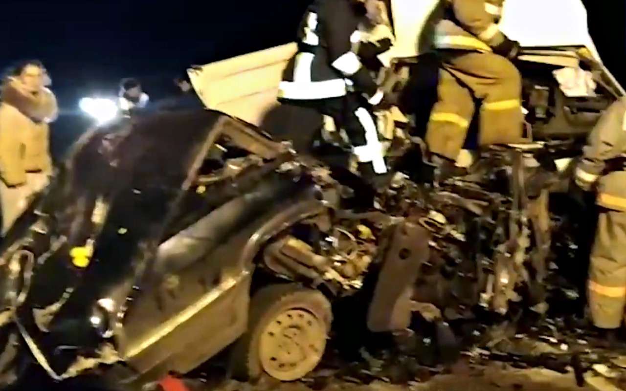 Из-за выезда на встречную полосу погибли 6 человек