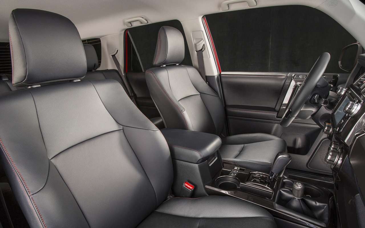 Интерьер Toyota 4Runner