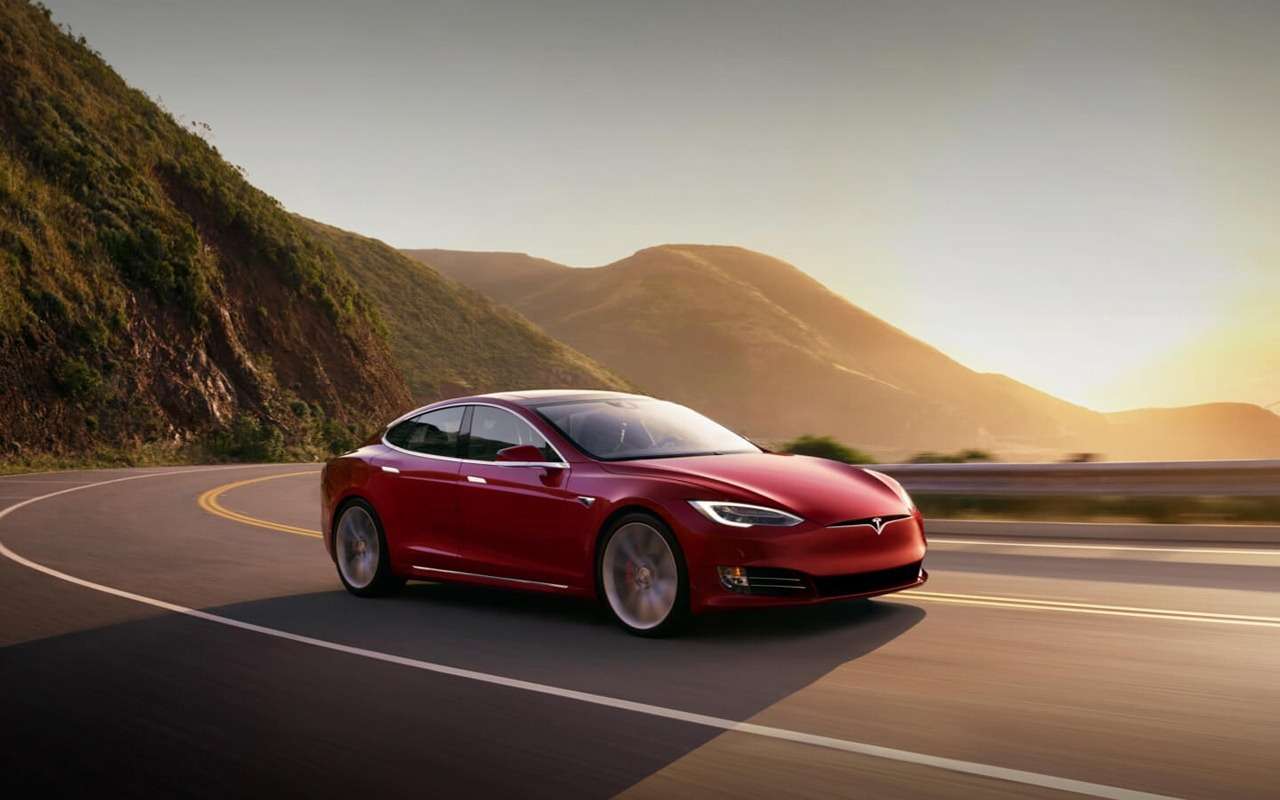 На Tesla стали ставить фальшивые камеры