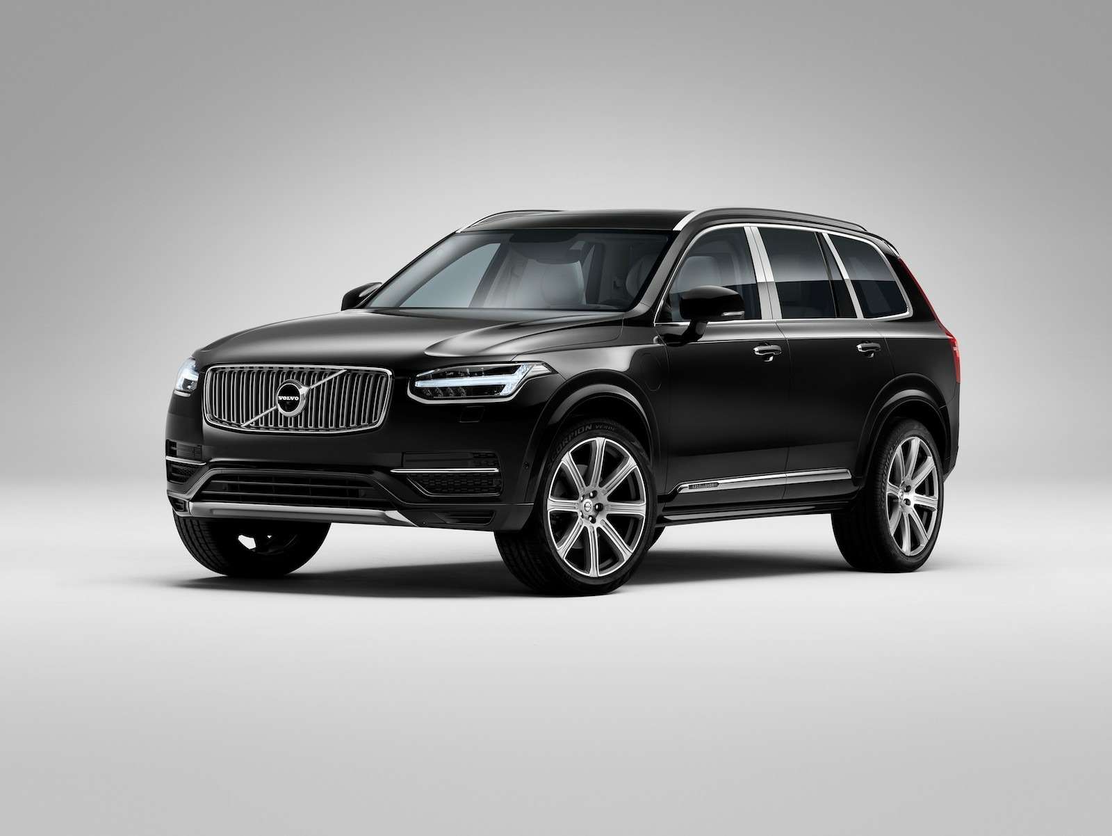 Автомобиль XC90: новости, обзоры, машина Вольво ХС90 - характеристики,  комплектации, разные поколения XC90 – сайт За Рулем www.zr.ru