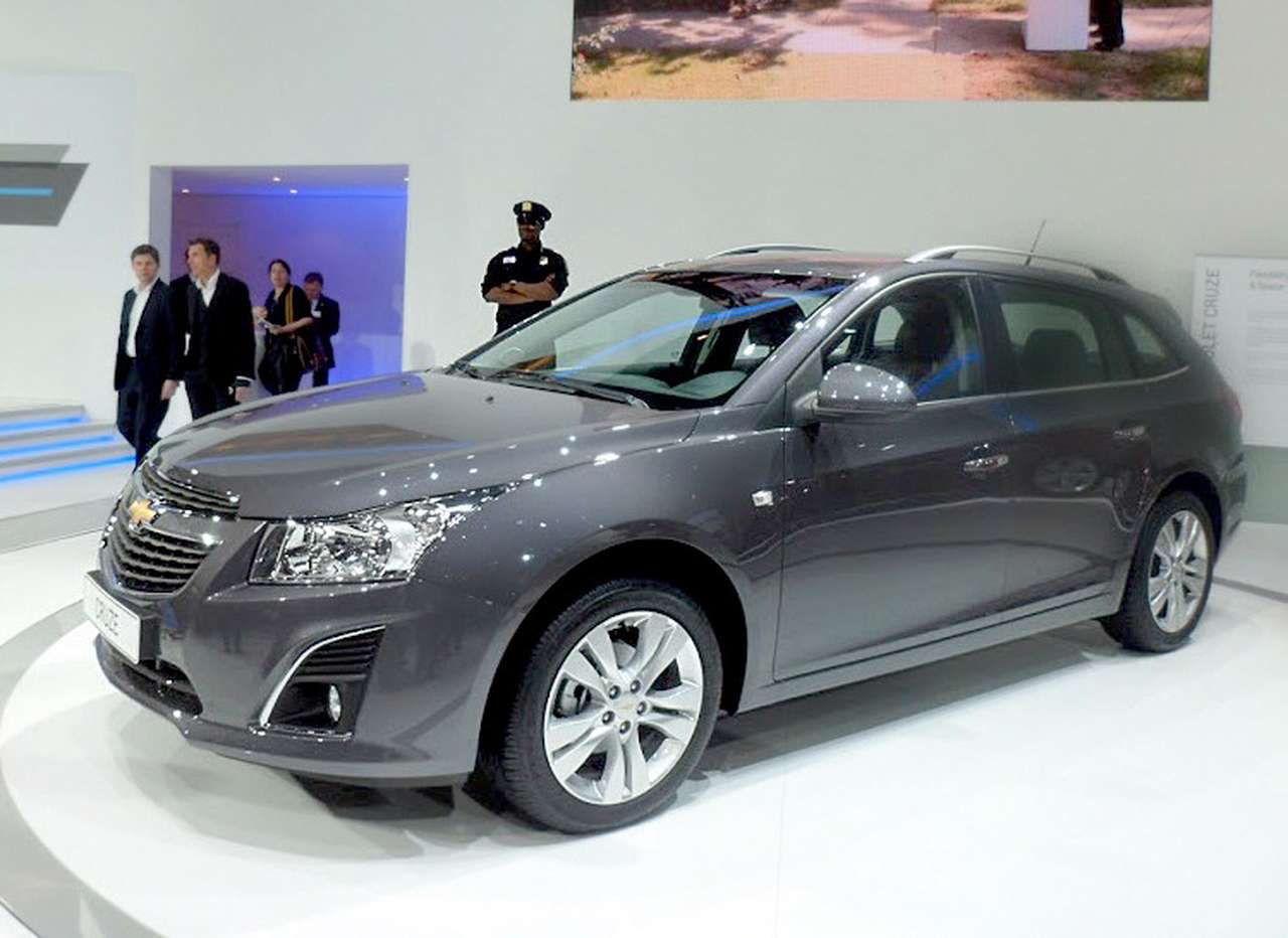 Chevrolet Cruze универсал представили в Женеве