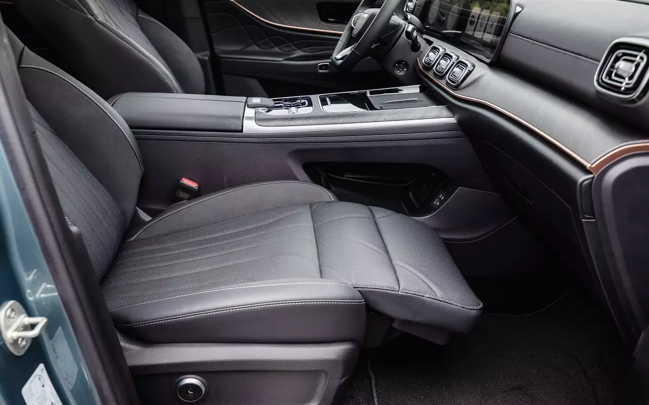 Интерьер Jaecoo J8