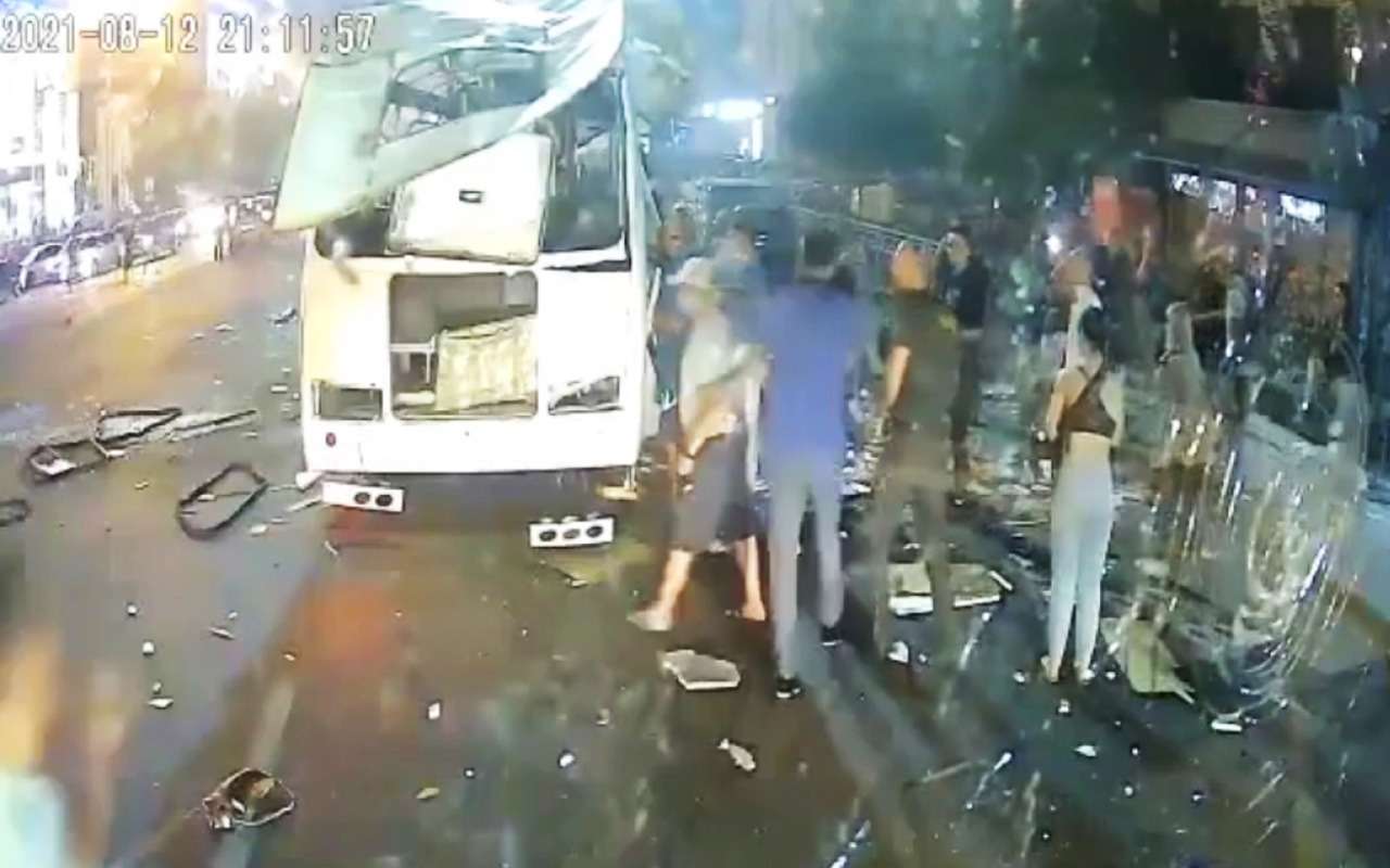 Видео взрыва автобуса в Воронеже и первые подробности