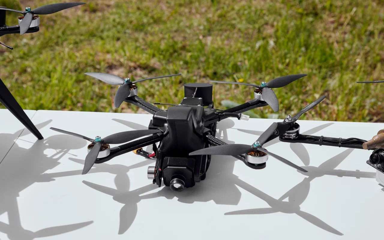 В России представлен легкий и компактный разведывательный дрон