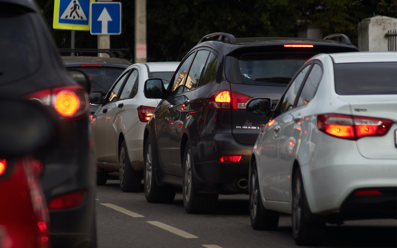 Черненькую заверните: почему этот цвет так популярен у автовладельцев