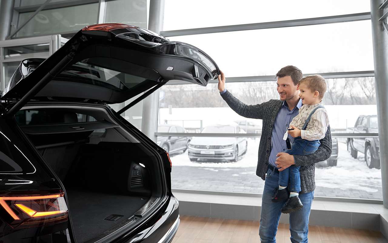 Молодой семье с ребенком дадут 1 млн руб. на покупку нового авто