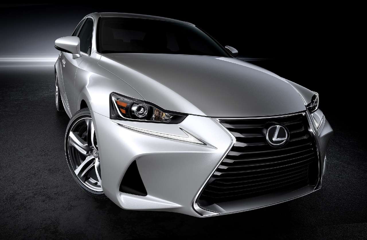 Обновленный Lexus IS выплеснул агрессию на китайцев