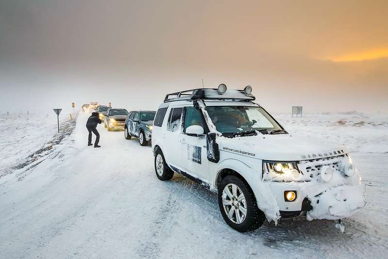 Ленд Ровер Дискавери 4 в снегу