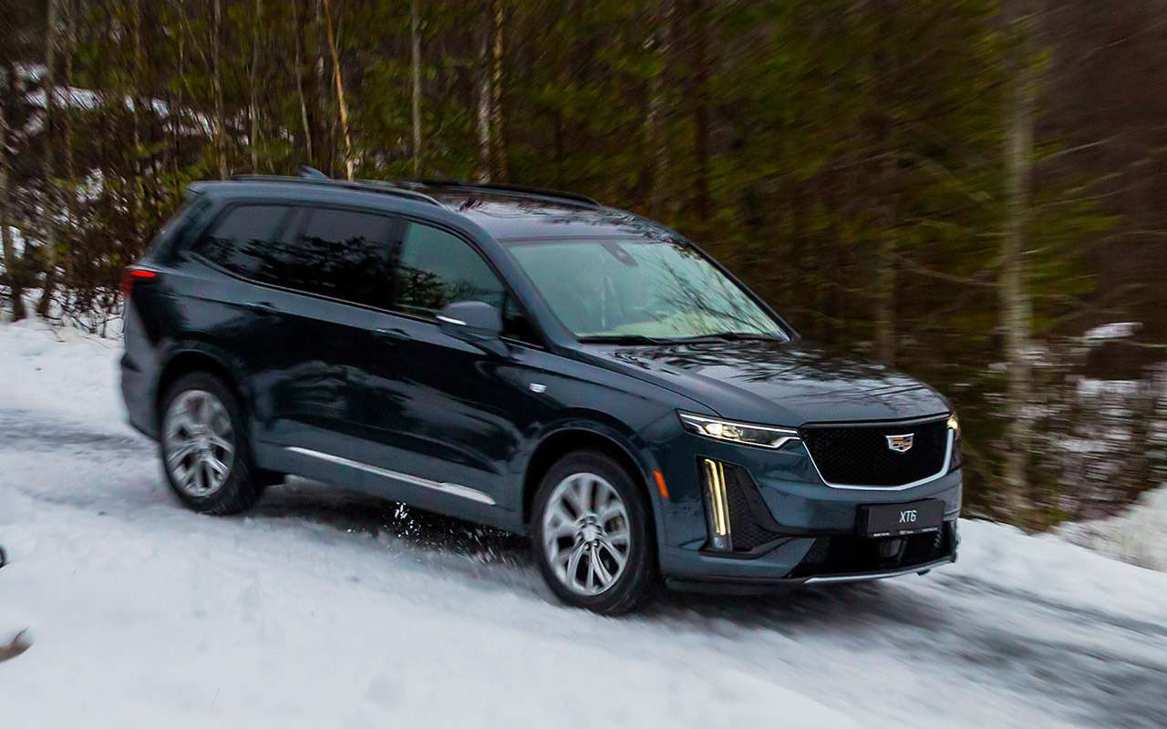 Нам предложат две линейки: Premium Luxury и Sport (на фото). Первая – с обилием хрома, вторая – с черным глянцем на кузове.