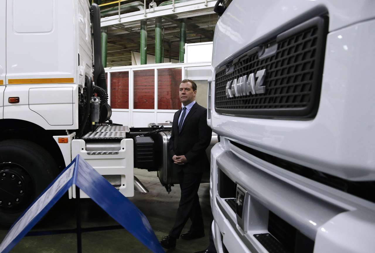 Регионам в 2015 г. дадут субсидии на закупку автомобилей на газе и гибридов 