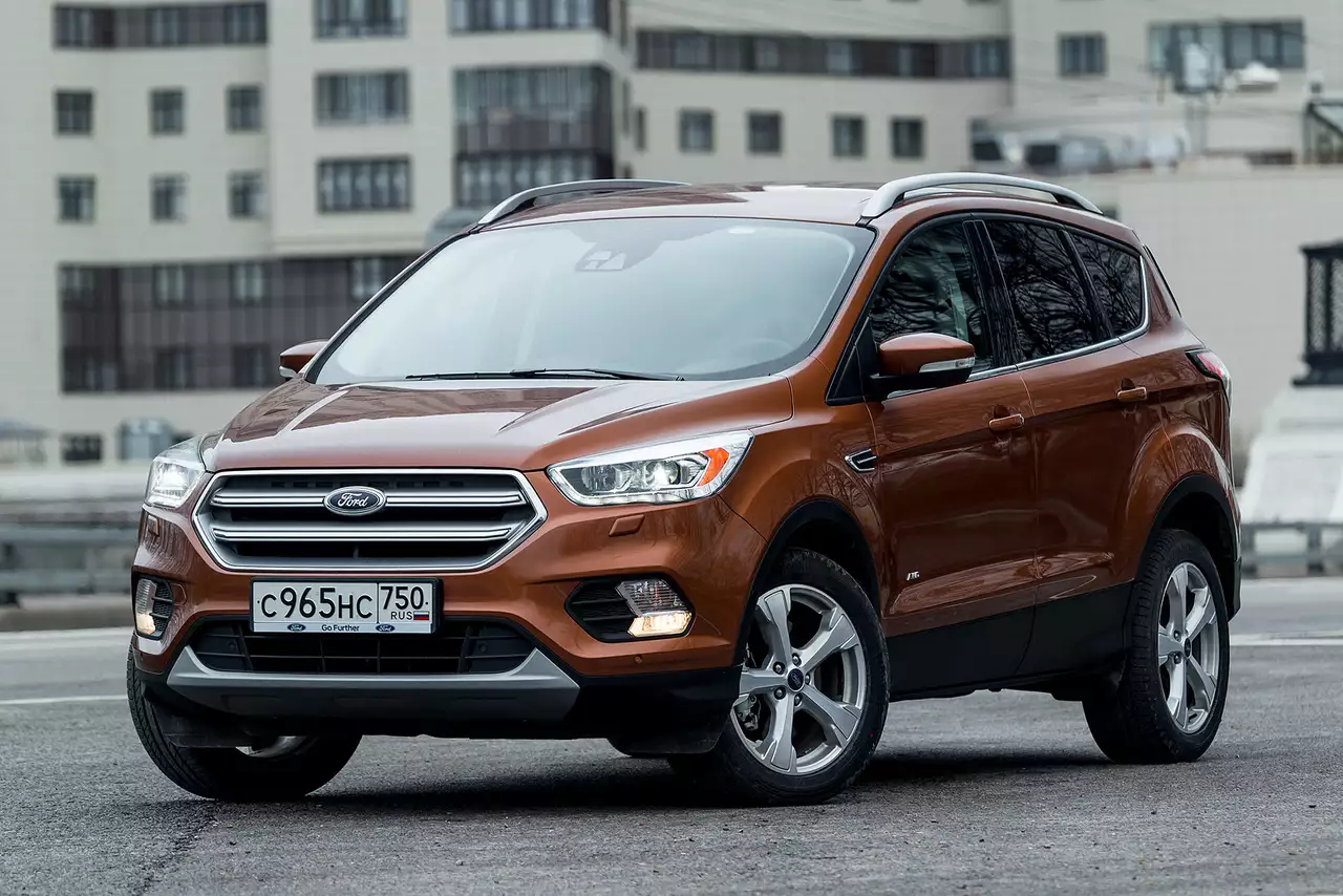 В парке ЗР появился Ford Kuga с турбомотором 1.5 EcoBoost (150 л.с.) и автоматической коробкой передач.