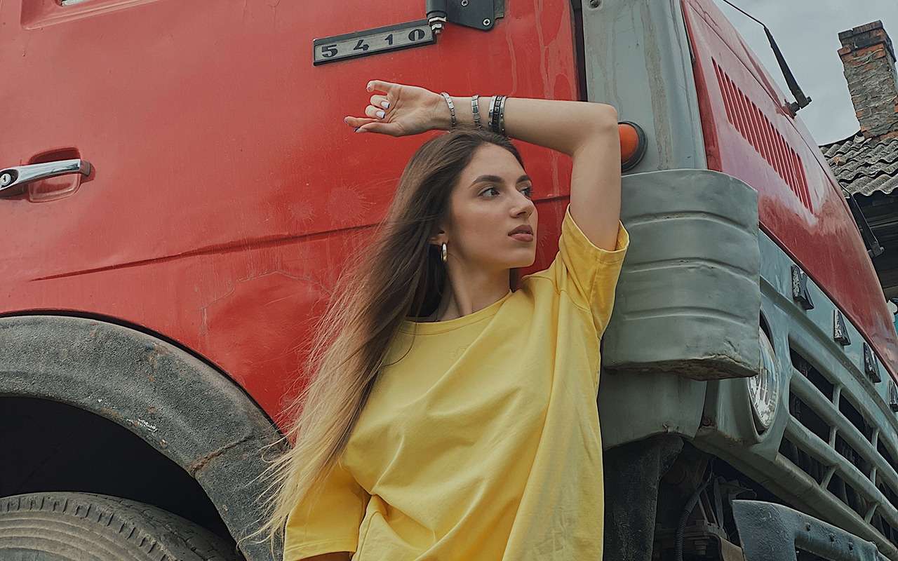 Названа причина, по которой девушки не идут в дальнобойщики