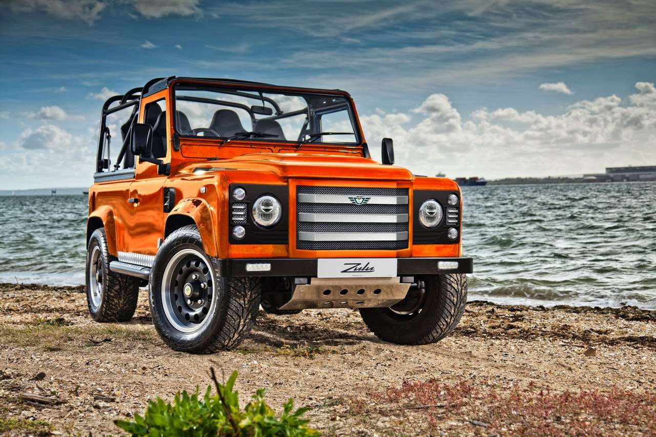 Land Rover Defender превратился в реактивный трактор