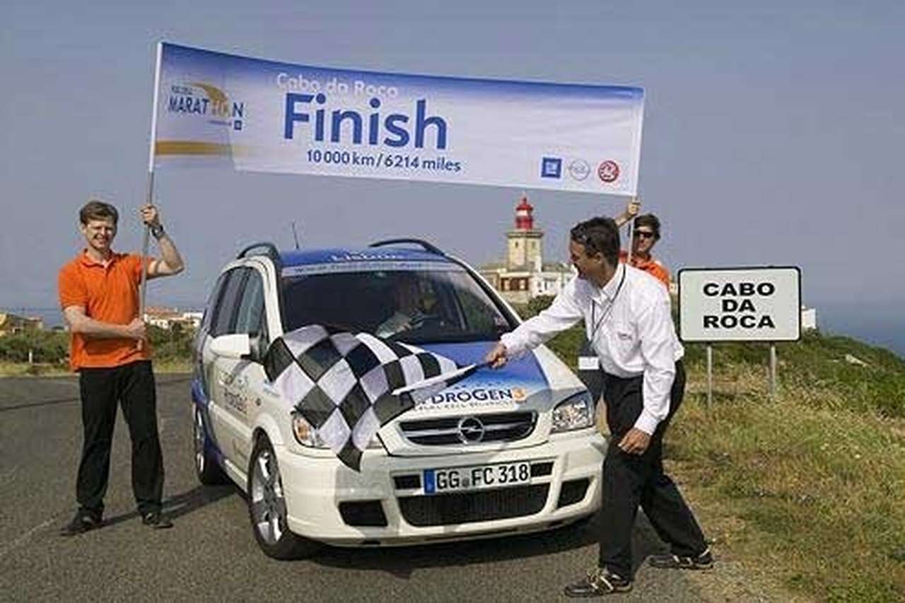 Водородный Opel Zafira проехал всю Европу