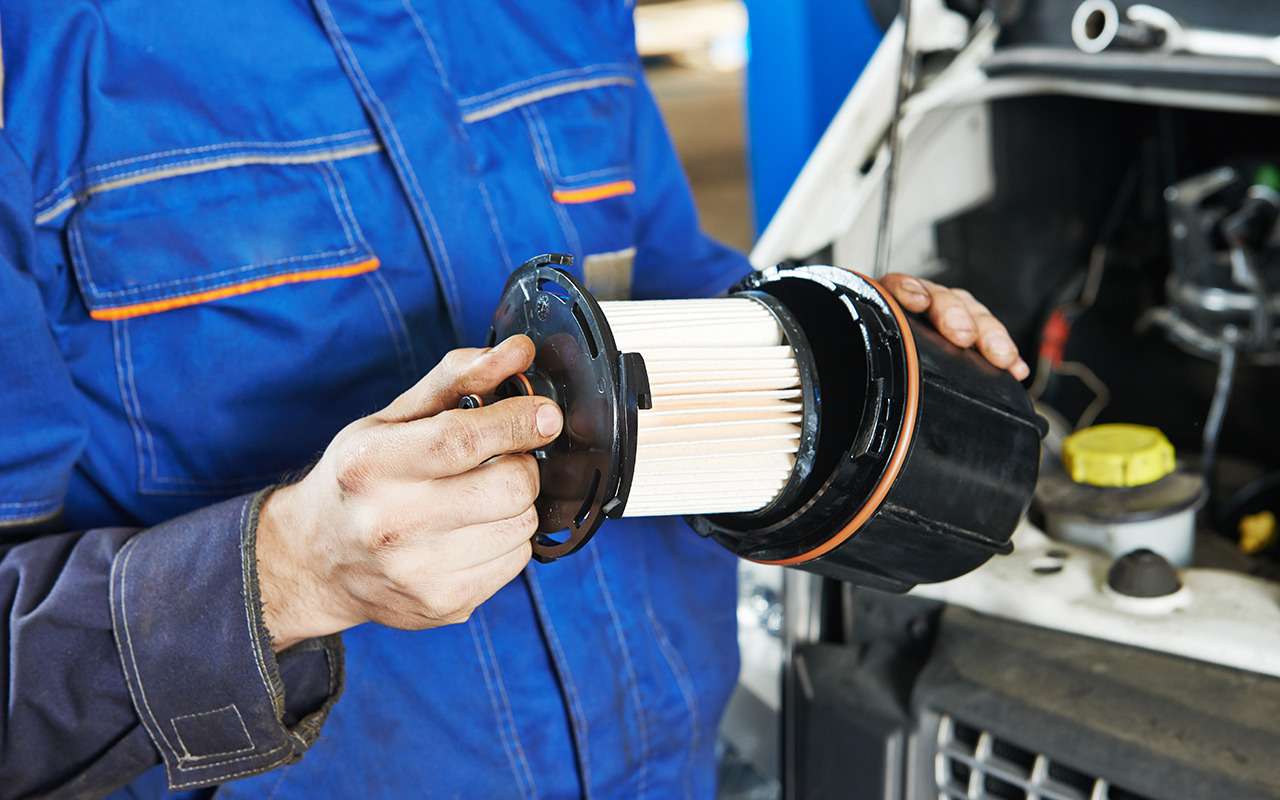 Масло в моторе поменял. Фильтр тоже менять?