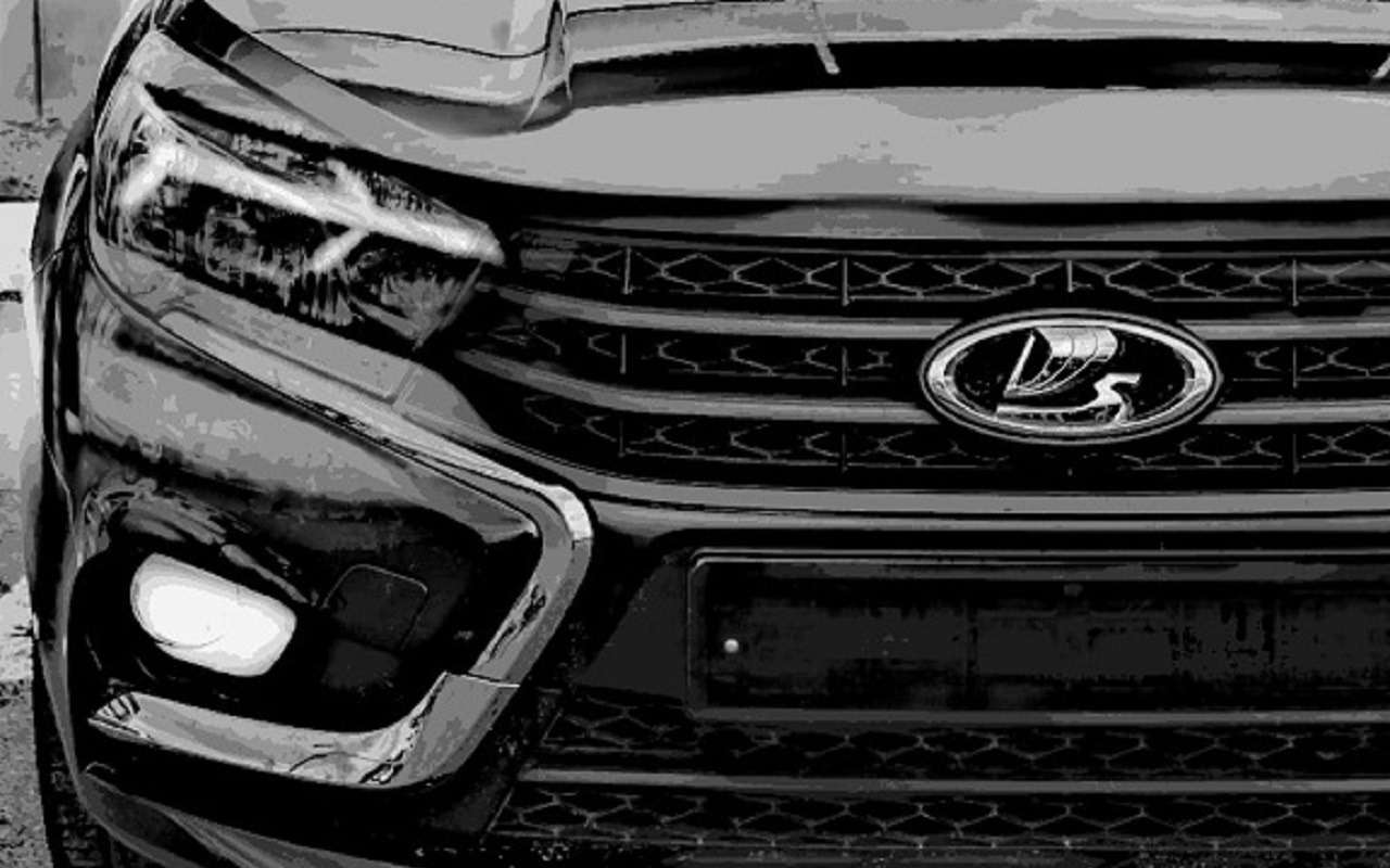 Обновленная Lada Vesta — со светодиодными фарами (ночное видео)