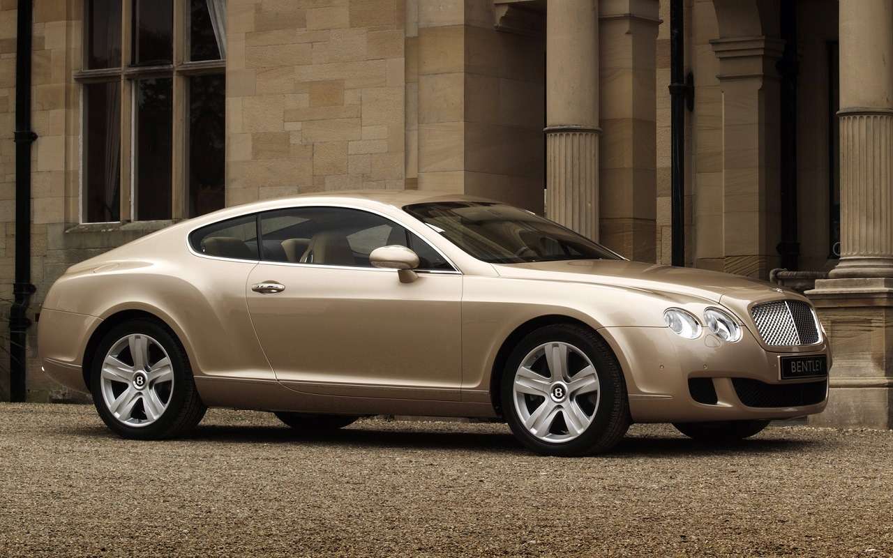 Bentley Continental GT, 2003-2011. Длина — 4,8 метра. Силовой агрегат — W12, 6 л, 560 л.с., 6АКП, 4х4. Разгон до 100 км/ч — 4,8 секунды