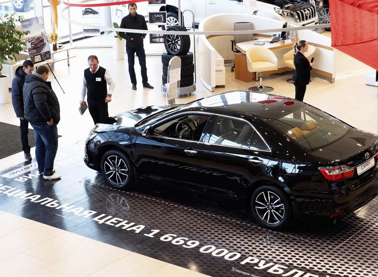 Статистика AEB: авторынок пошел вразнос