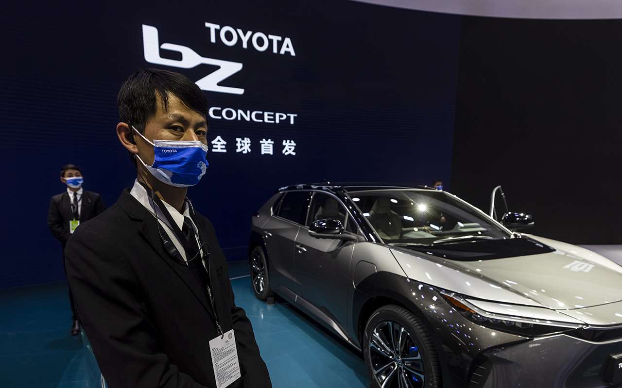 Toyota презентовала два новых кроссовера