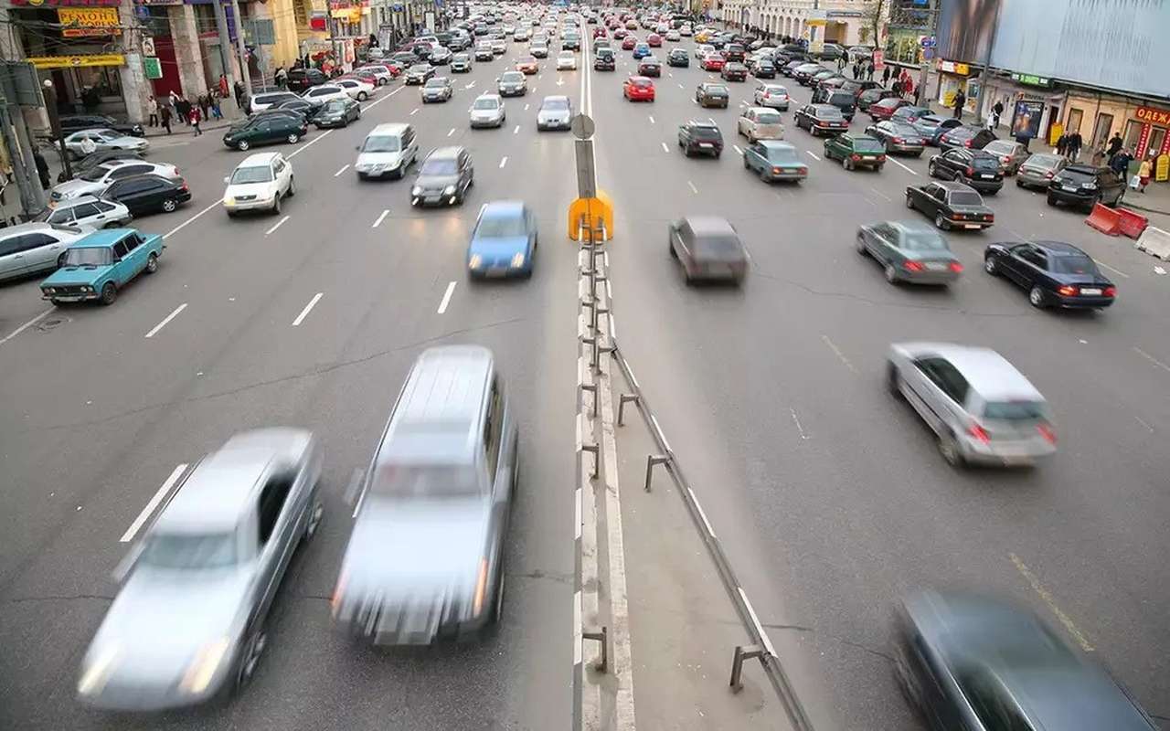 Мы их теряем: в России стало меньше автомобилей