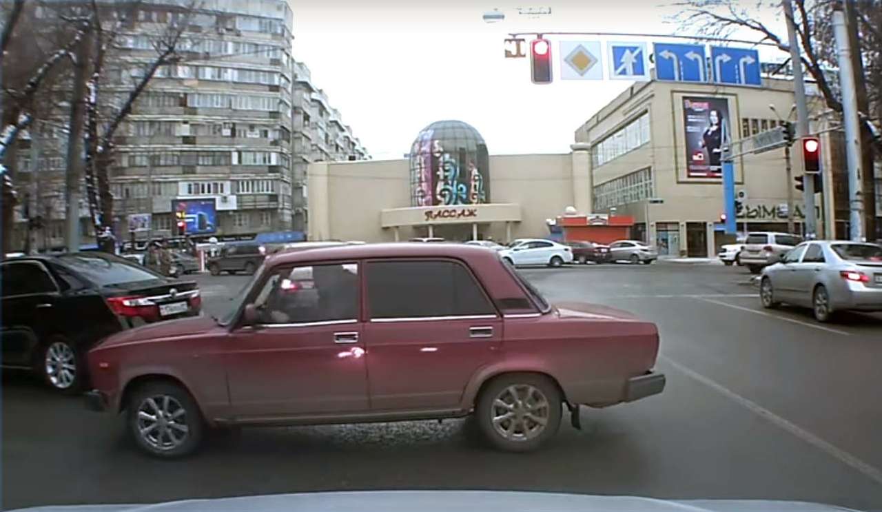 Автовладелец отомстил хамоватому полицейскому через Youtube